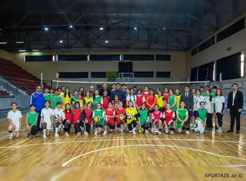 Federasiya rəhbərliyi Gəncədə gənc voleybolçularla görüşüb