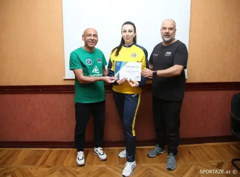 "Gəncə" klubunun məşqçilərinə sertifikatlar təqdim olunub