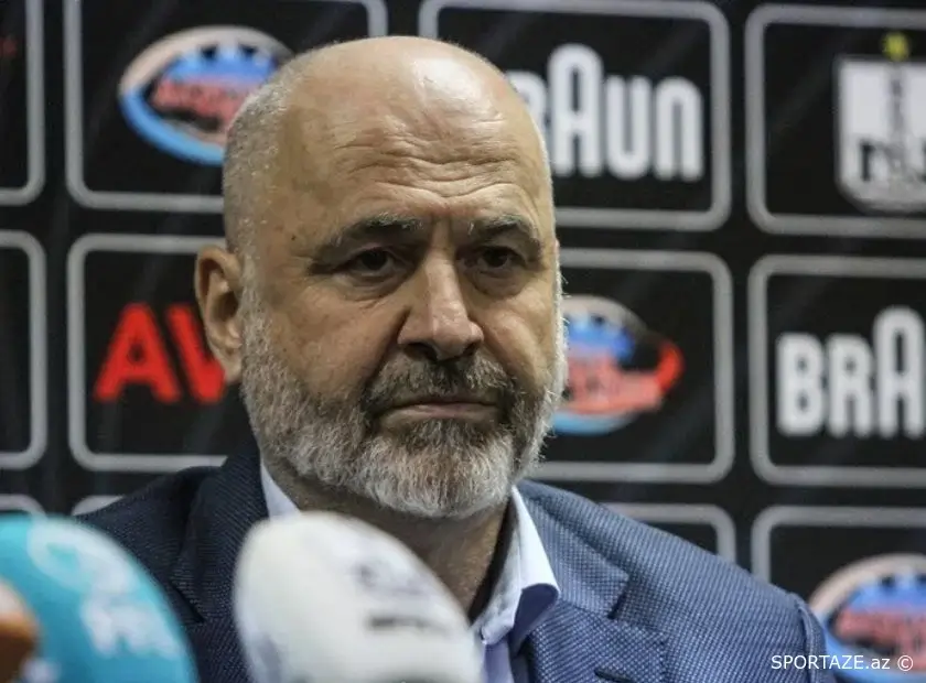 "Neftçi" baş məşqçisi ilə yollarını ayırıb